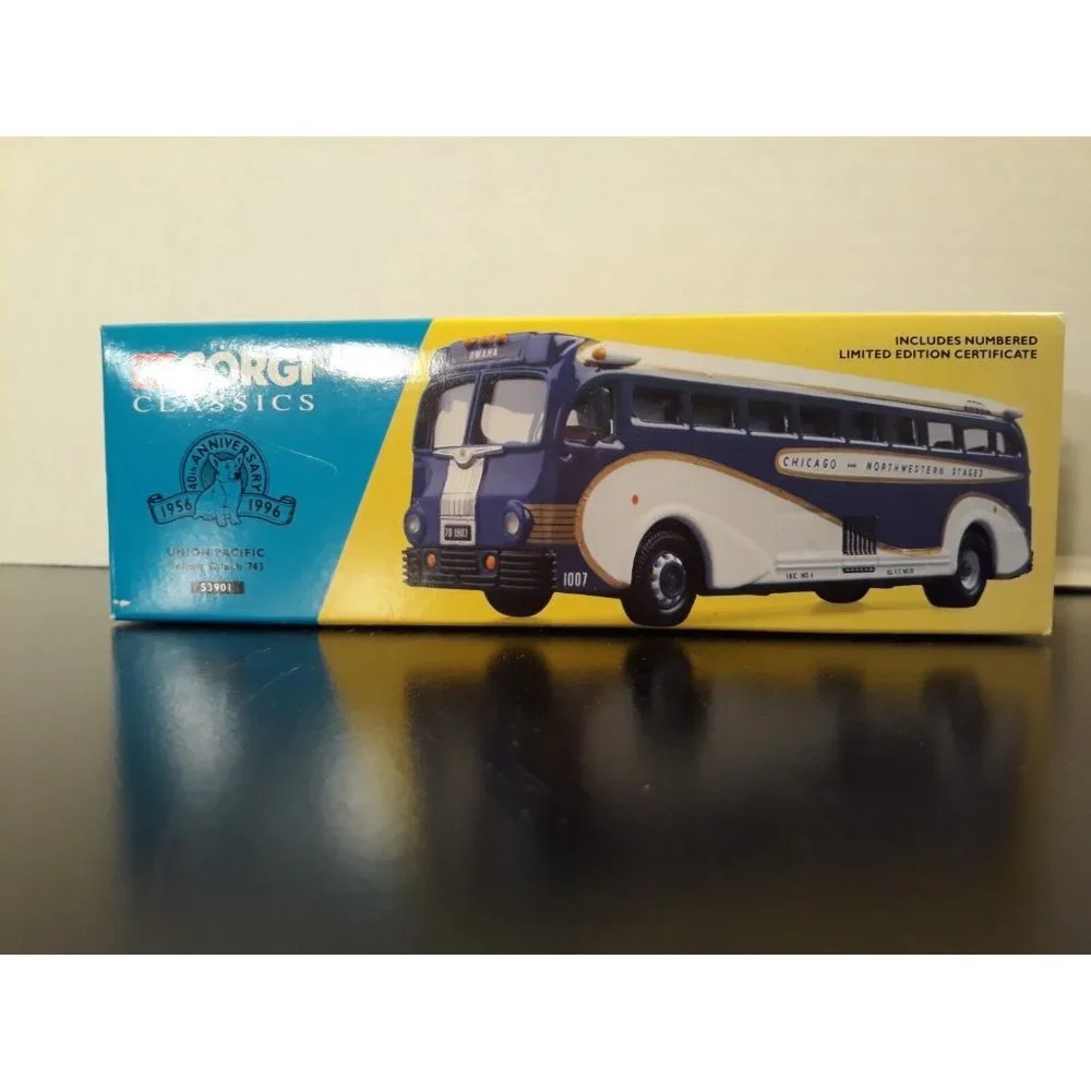 Corgi‎ Union Pacific Limited Edition Yellow Coach 743 Die-Cast